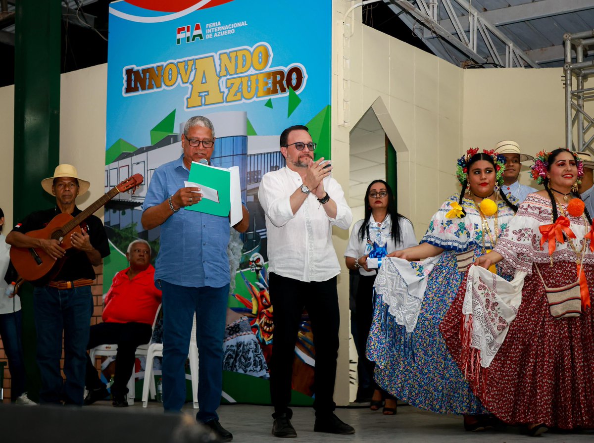 moltojulio's tweet image. Cada vez que visito las provincias, descubro emprendimientos y conozco emprendedores que me hablan con pasión de sus productos y sueños.
Esa energía nos inspiró a buscar una forma de reconocer su esfuerzo, y así nació el concurso “Emprendimiento Innovador de Azuero 2025”, cuya…