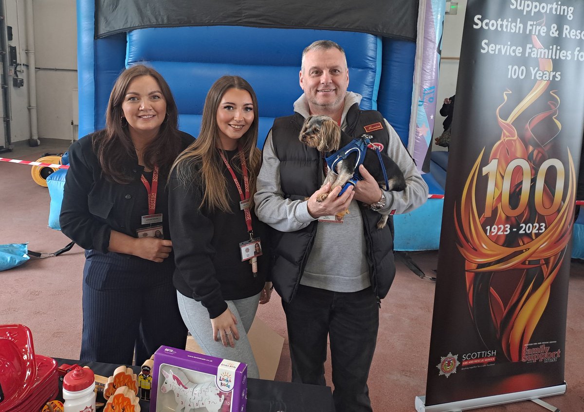 DACO_OpsDel's tweet image. Great to catch up with fellow @sfrs_fst Trustees @Rodmack20 and @kennyStark6089 earlier today, and meet some of the amazing volunteers raising vital funds for the charity at Bellshill and @scotfiredouglas Community Fire Stations.

Two fantastic open day events.