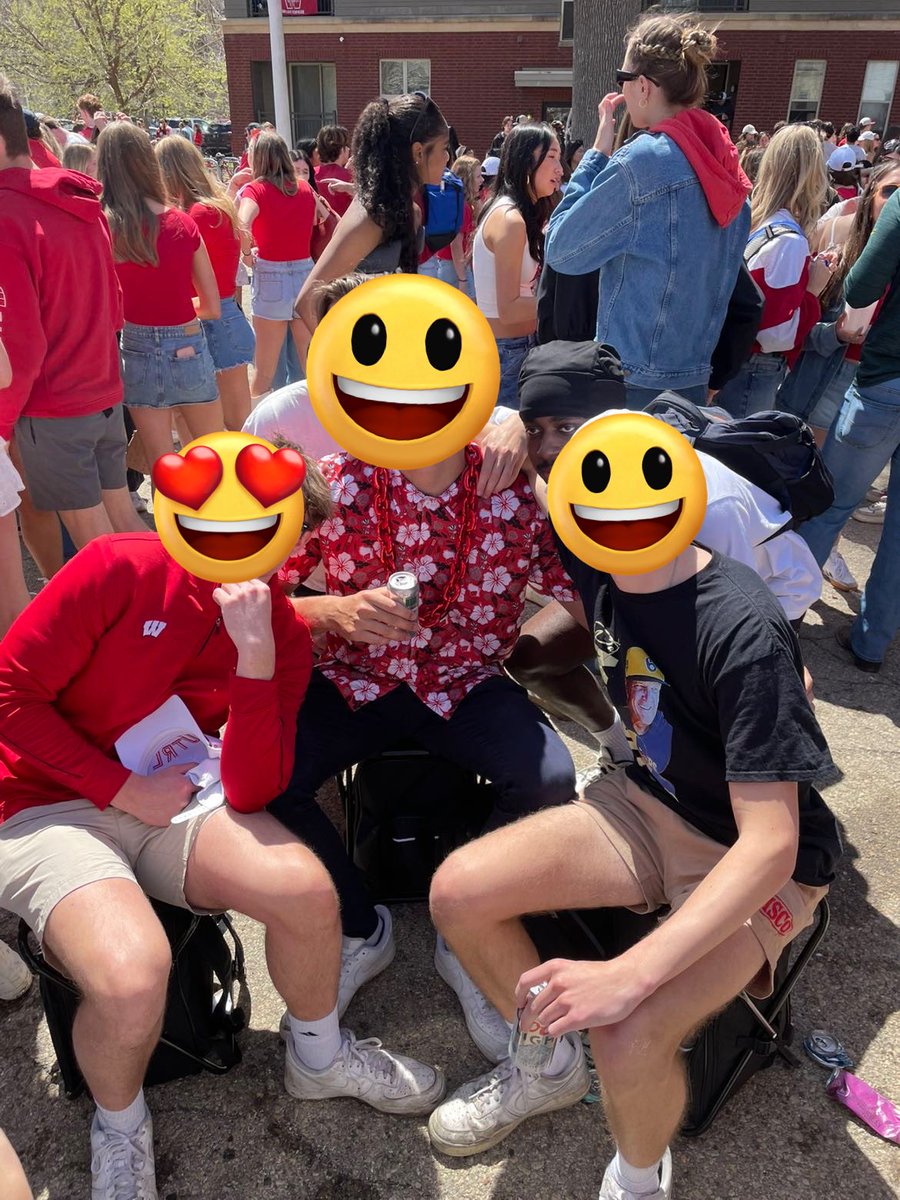 DonaldS38181's tweet photo. Cooler backpack chairs making their debut after being recalled from AAA Nashville #LARK #patmurphy https://t.co/dHkOsIVHKt