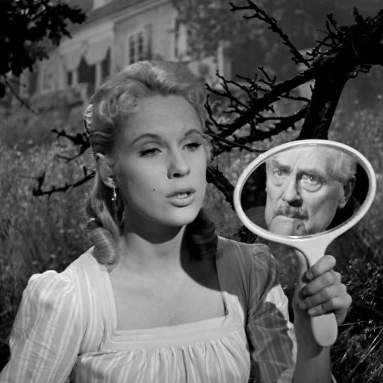 Smultronstället (Maduixes silvestres) és una de les obres més emblemàtiques de Bergman, que destaca per seva profunda exploració del sentit de la vida, la mort, el pas del temps i les relacions humanes.

El diumenge 27 d’abril, a les 18:30 h, al Sixto Mir

#Cineclubisme #LaRàpita