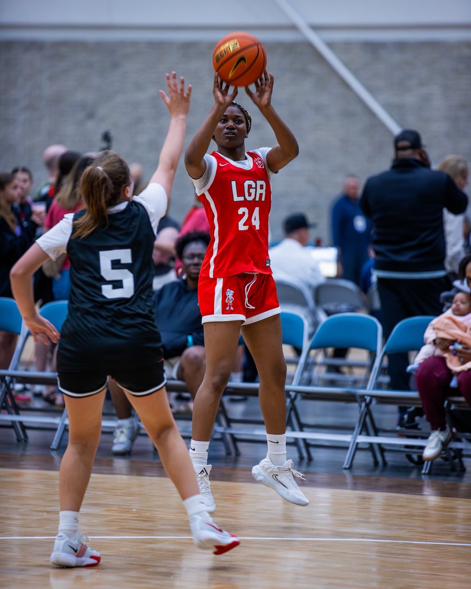 NikeGirlsEYBL's tweet photo. Building the foundation.
#2025JREYBL | #Road2CHI https://t.co/mY3NUuxiqe