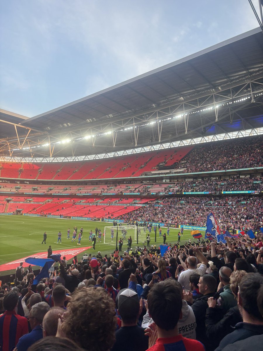 Beniesta_'s tweet photo. I am 26 years old and I am in tears.

This football club has just thought me to tears for all the good reasons.

Every single fucking one of those players, staff, anyone who is connected with Crystal Palace

I love you forever, you cannot even begin to understand the happiness and memories you have just made for hundreds and thousands of people ❤️💙