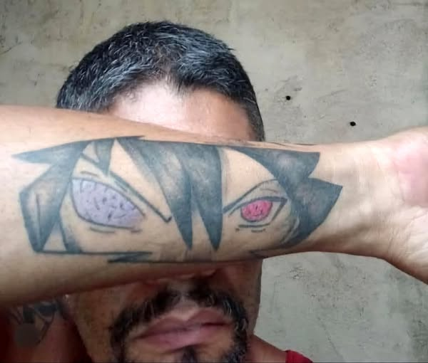 mi vieja: no te tatues boludeces

yo re Uchija: