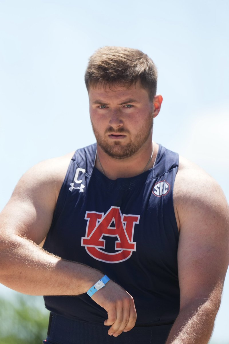 ❗️EVENT WIN ❗️

Kyle Brown dominates the men’s hammer throw with a collegiate personal best to finish first overall 

📐 68.76m

#WarEagle
