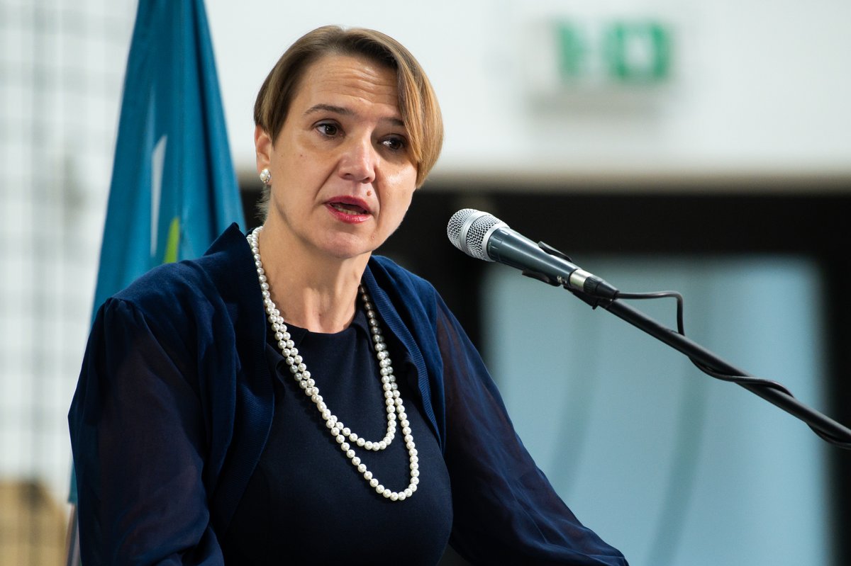 Na kongresu Slovenske ljudske stranke v Slovenski Bistrici je bila za predsednico stranke izvoljena dr. Tina Bregant (<a href="/ZdravnicaTina/">Tina Bregant</a>).
