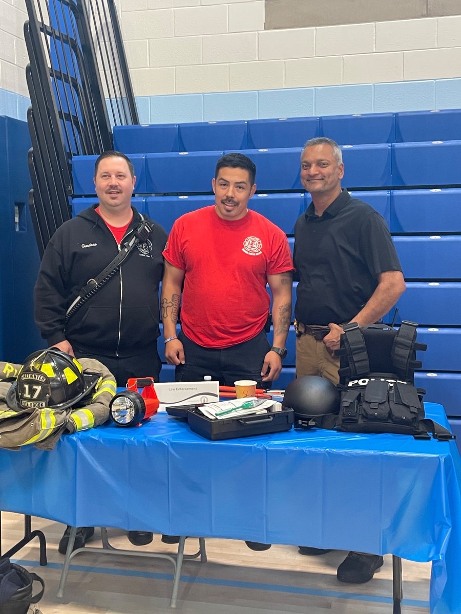 MaevaRich's tweet photo. The countdown is ON! Are you ready for our 3rd Annual Post Secondary College & Career Fair?! April 28th- 8:00-10:30am @ PCHS- Your future deserves options, access, opportunity and it all starts here. Colleges, trades, careers: the next chapter is waiting for YOU. Step in. Stand out. #PathwaysToSuccess
