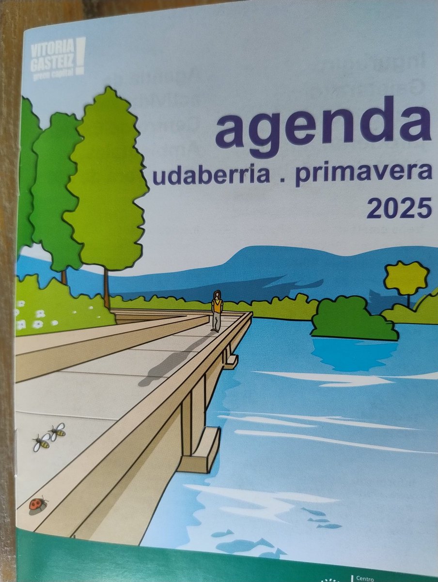 Gaztelaniaz 33, euskaraz 4 , ingelesez 1, "ele bitan" 24.
Ez du ematen oso orekatua.
Tristea, euskaldun jendea jarduerak erdaraz ematen ikustea.☹️