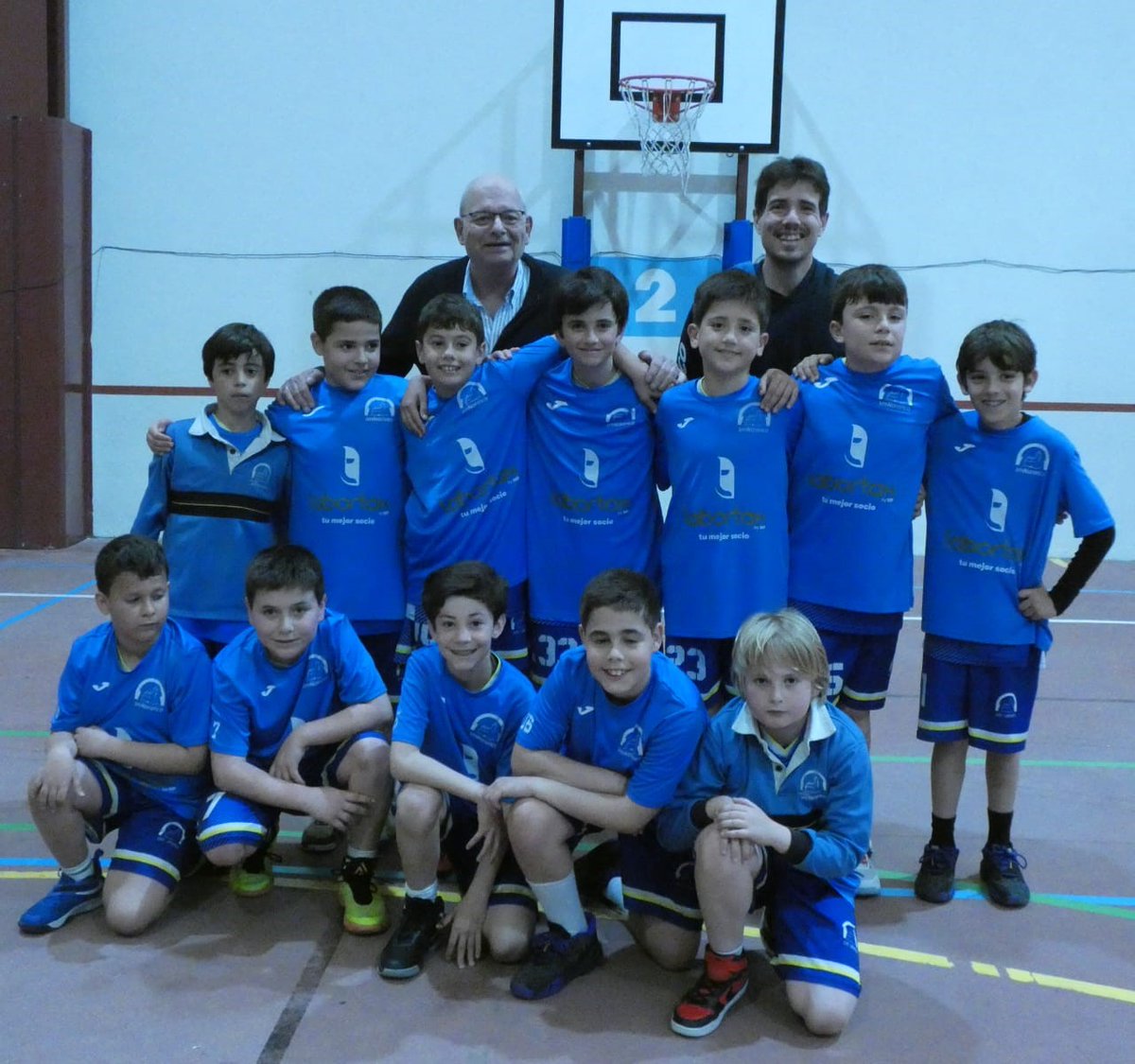 🏀 ¡Gran noticia!
Hoy sábado, nuestros Benjamines de baloncesto se clasifican para la Final Four de Asturias.
¡Orgullo total por su esfuerzo y pasión!
 ¡Nuestras felicidades para todo el equipo! 🎉💙
#FinalFour #Asturias #Baloncesto