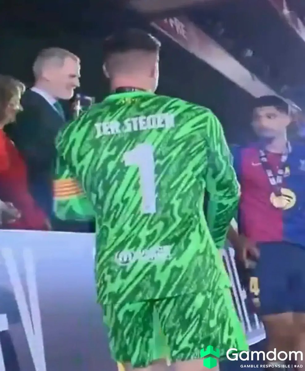 That one friend who doesn’t study but gets to graduate.