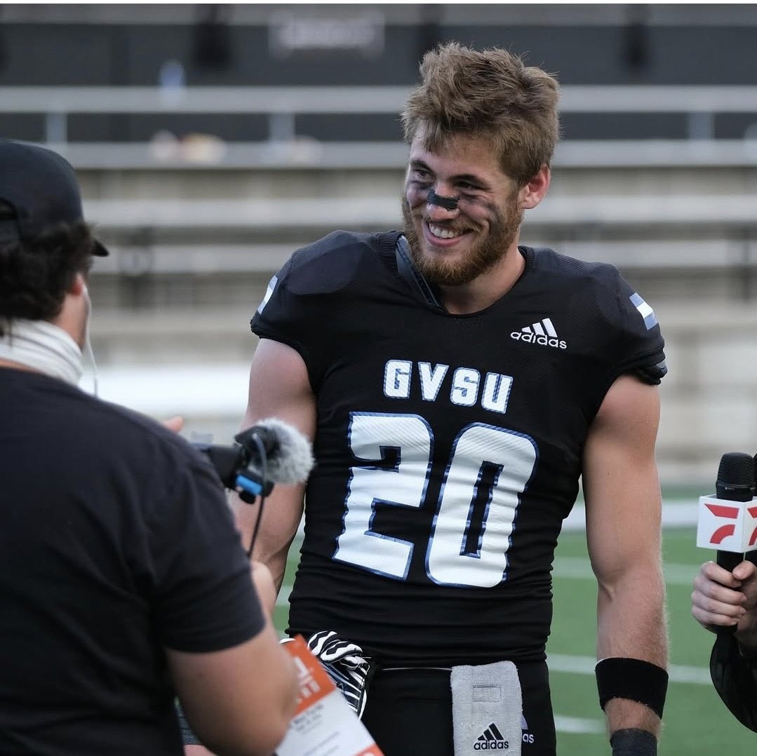 𝔗𝔥𝔢 𝔇𝔢𝔱𝔯𝔬𝔦𝔱 𝔗𝔦𝔪𝔢𝔰 📰 (@the_det_times) on Twitter photo REPORT:
The #Lions are signing Grand Valley State Safety Ian Kennelly, per <a href="/gvsufootball/">GVSU Football</a> REPORT:
The #Lions are signing Grand Valley State Safety Ian Kennelly, per <a href="/gvsufootball/">GVSU Football</a>