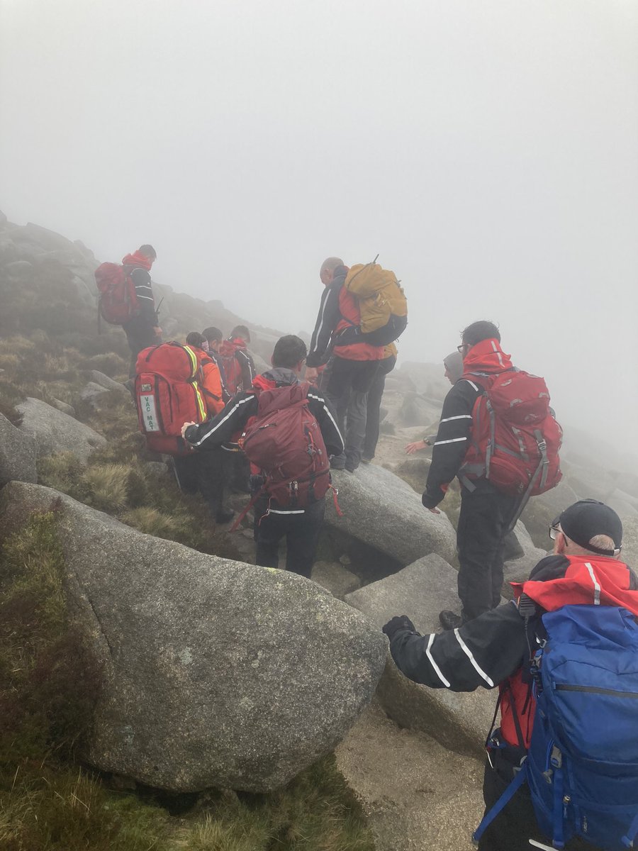 arranMRT's tweet image. ❌CALLOUT❌ 26/4/25
A hill walker with a lower leg injury near the summit of Goatfell.
The injured walker received treatment and was stretchered down to a waiting argo cat and transferred to hospital.
#Volunteers #ScottishMR #arran #isleofarran #stjohnscotland #policescotland