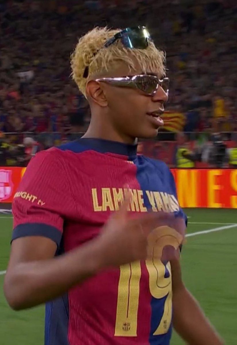 UTDTrey's tweet image. How many trophies has this brother won at 17 ? 😭