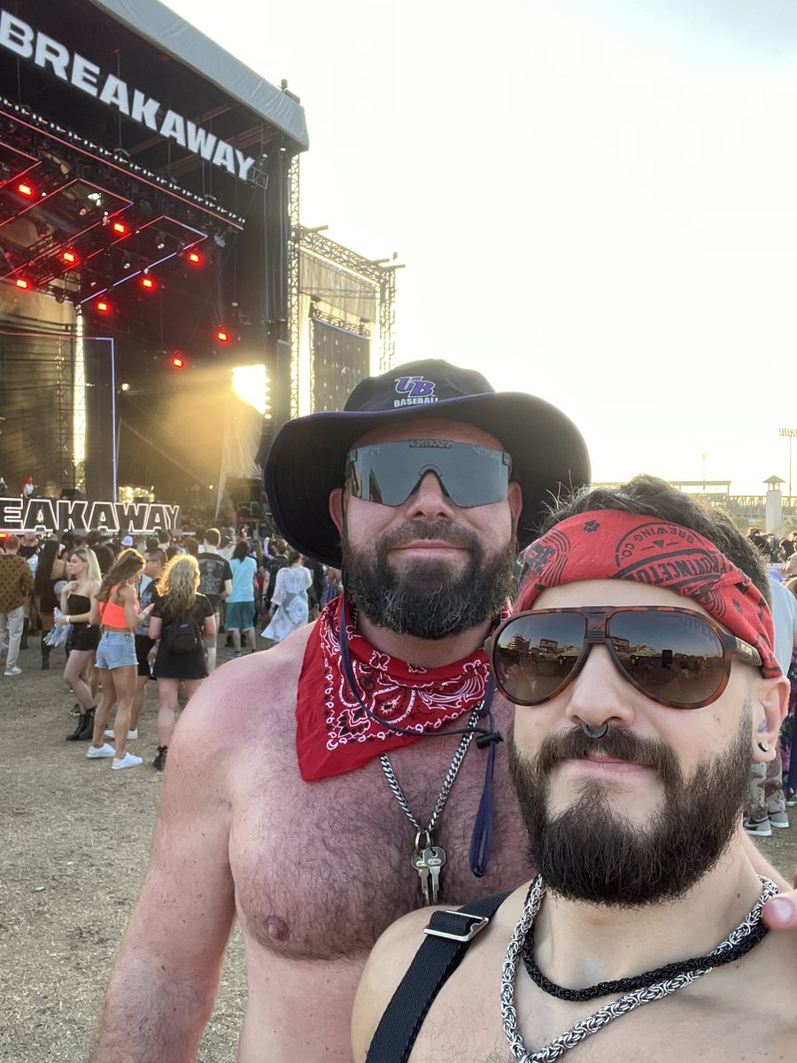 Breakaway Tampa with Puppy 🐶 🐻 🕺 <a href="/Gym_Shrew/">Pup Hazel; Goer of Gyms</a>