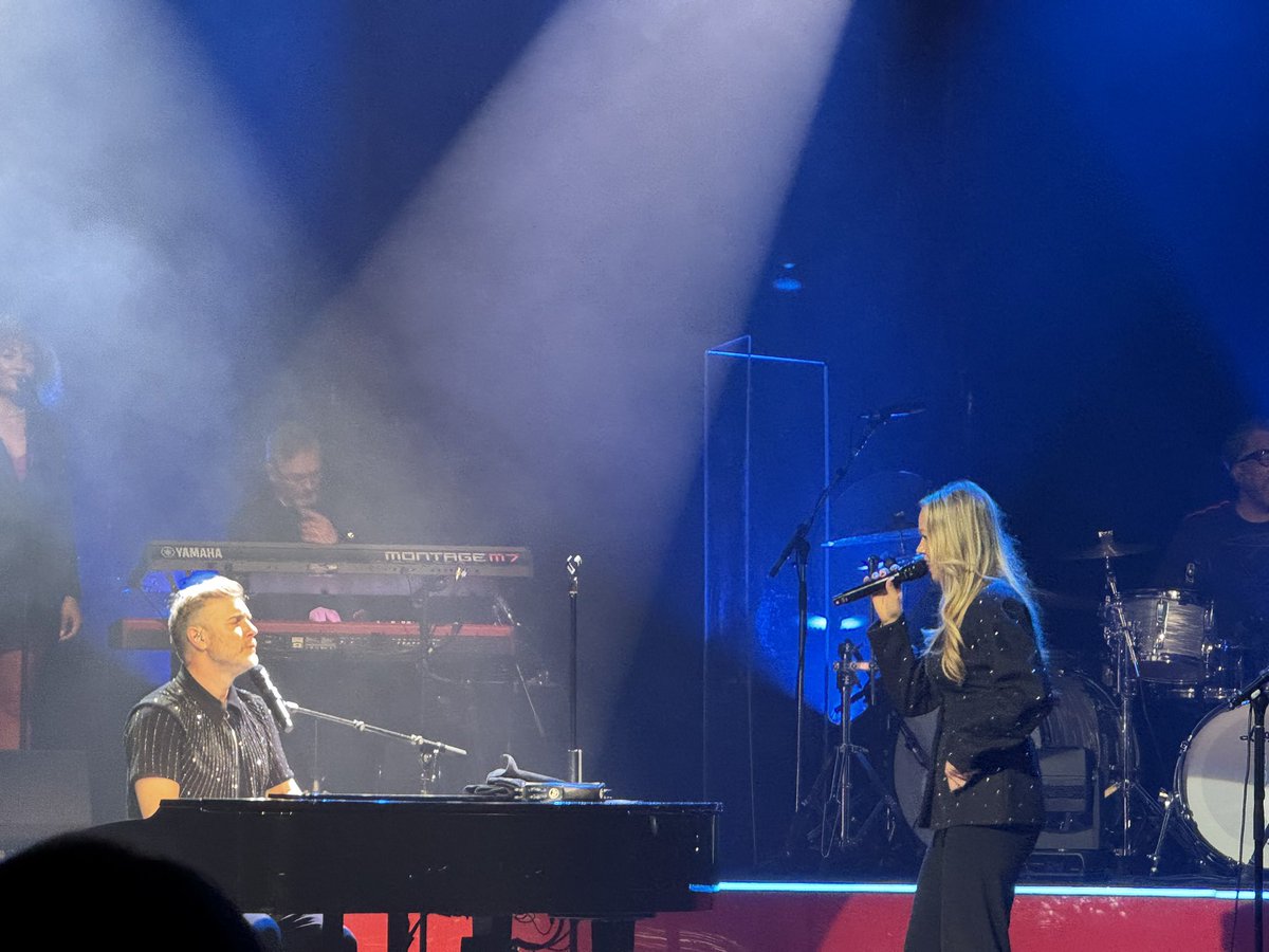 takethatchick's tweet photo. Still buzzing after seeing  @GaryBarlow  tonight https://t.co/3C39rNF8FF