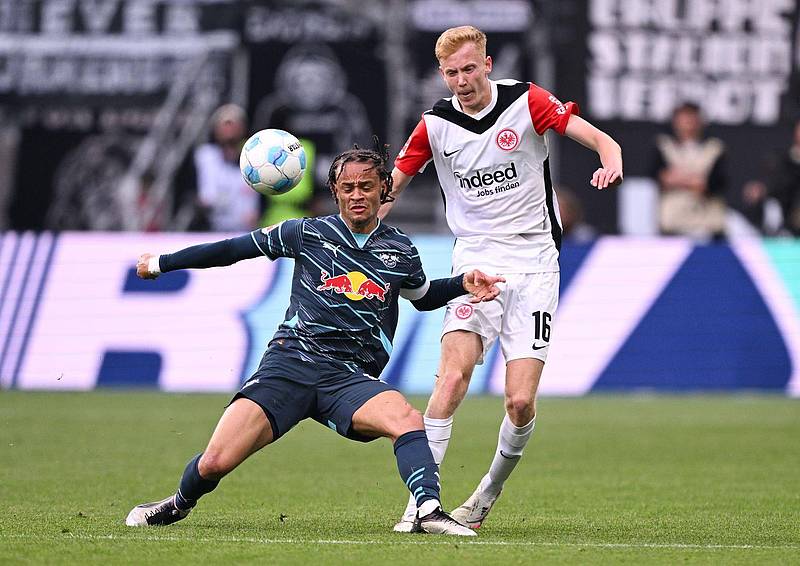 ESTO SE PONE FEO

Bochorno ante el <a href="/eintracht_esp/">Eintracht Frankfurt</a> y la cuarta plaza que se complica 😥
#Bundesliga #RBL