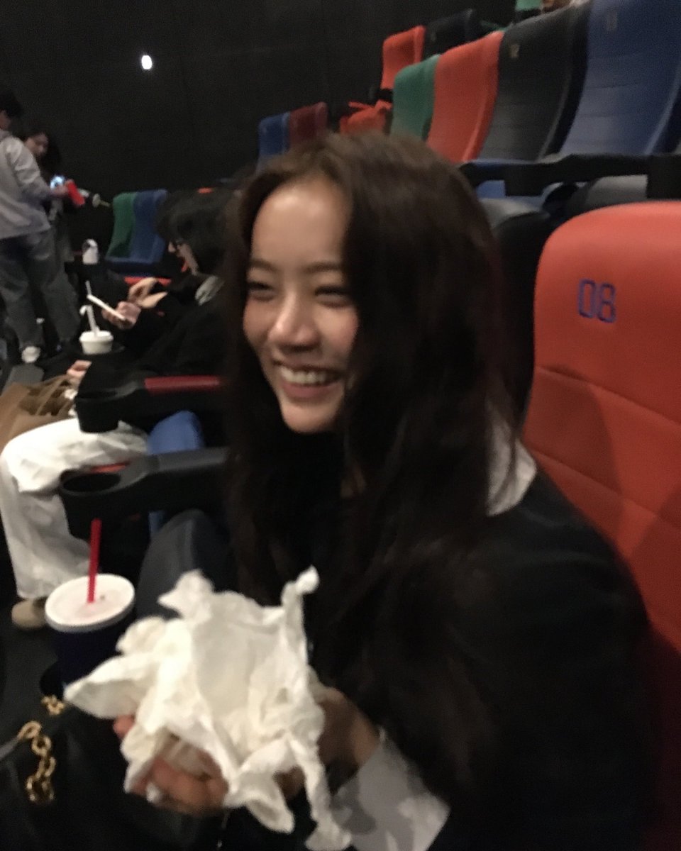 lenarchive's tweet image. she’s so girlfriend-coded