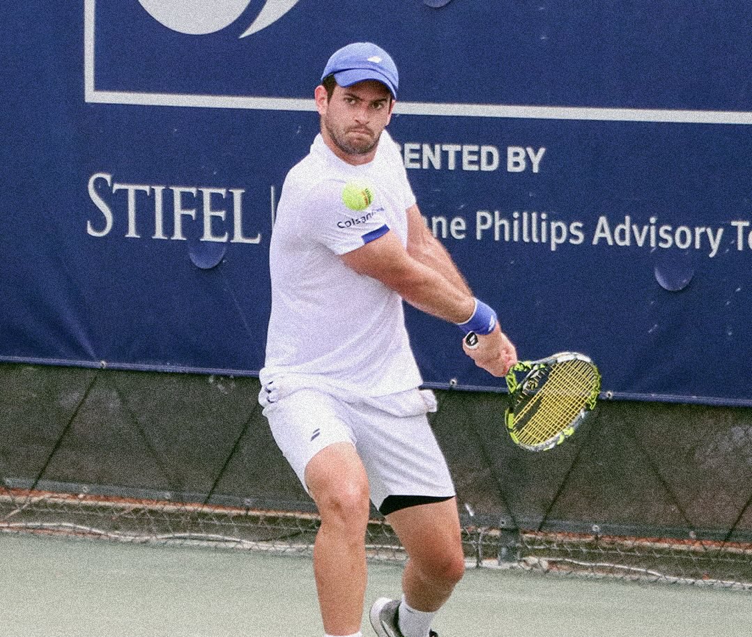 FINAL PARA NICO 🙌

Nicolás Mejía (301º) se impone ante el principal favorito del torneo, Eliot Spizzirri 🇺🇸 (125º), por 6-4, 5-7, 6-3 para meterse a la final del Challenger de Savannah 🇺🇸. 

5º definición Challenger para el colombiano que ahora irá a vs Liam Draxl 🇨🇦 (156º).