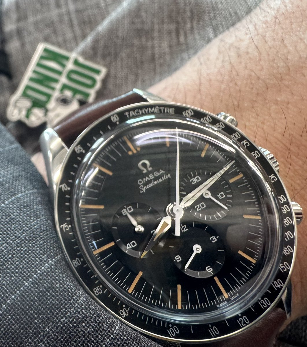 OMEGAswatch9's tweet photo. 今日はちょっとしたパーティーへ。
このFOiS、どこにでも着けていけるから重宝しています。
#OMEGA
#FirstOmegaInSpace https://t.co/UZXnlykwP9