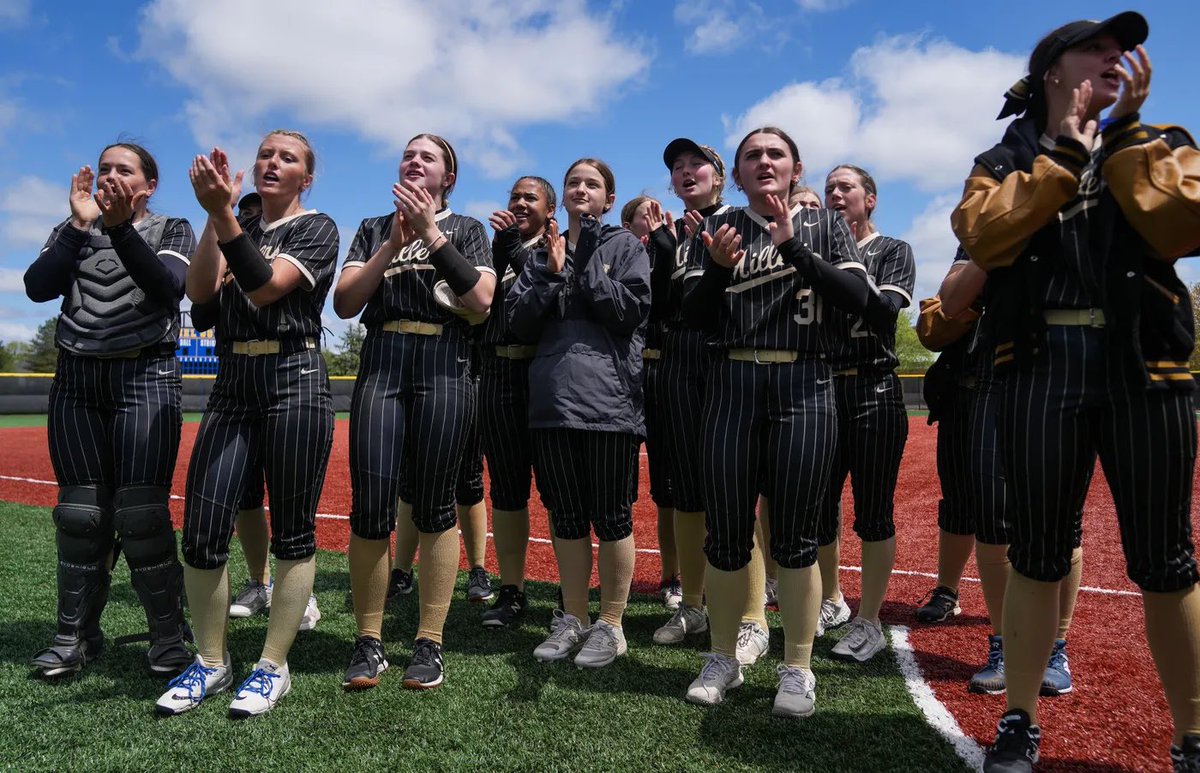 hank 🇰🇷 (@brian_haenchen) on Twitter photo What a weekend it was for <a href="/MillerSoftball/">Miller Softball</a>. A near-comeback vs. Penn on Friday, then an explosive come-from-behind win over No. 1 Lake Central today.
“They won't quit. … They will fight to the end and that's what we love about them.”
🔗: indystar.com/story/sports/h… What a weekend it was for <a href="/MillerSoftball/">Miller Softball</a>. A near-comeback vs. Penn on Friday, then an explosive come-from-behind win over No. 1 Lake Central today.
“They won't quit. … They will fight to the end and that's what we love about them.”
🔗: indystar.com/story/sports/h…