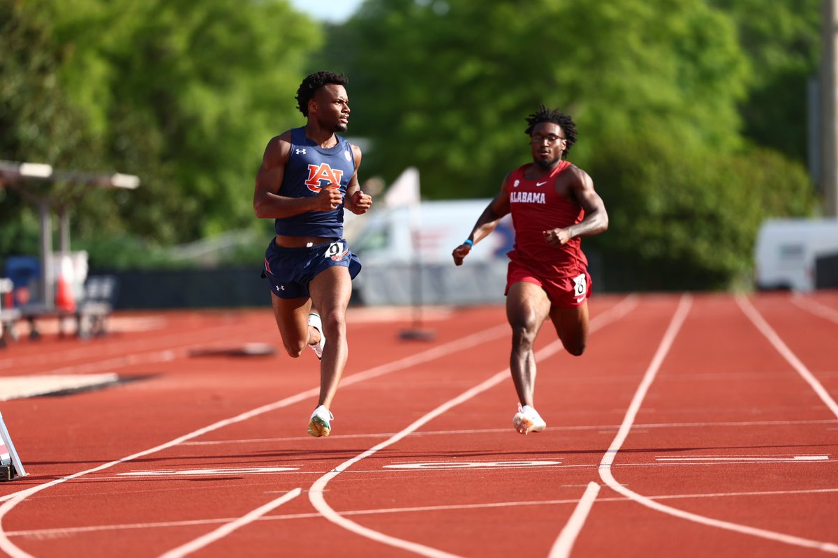 ❗️EVENT WIN ❗️

With a personal best time of 20.52, Ian Myers wins the 200m with the No. 13 fastest time in the NCAA

#WarEagle