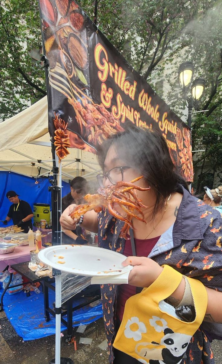 ChocoboKei93's tweet image. Big squid at #pandafest I&apos;m so sweaty