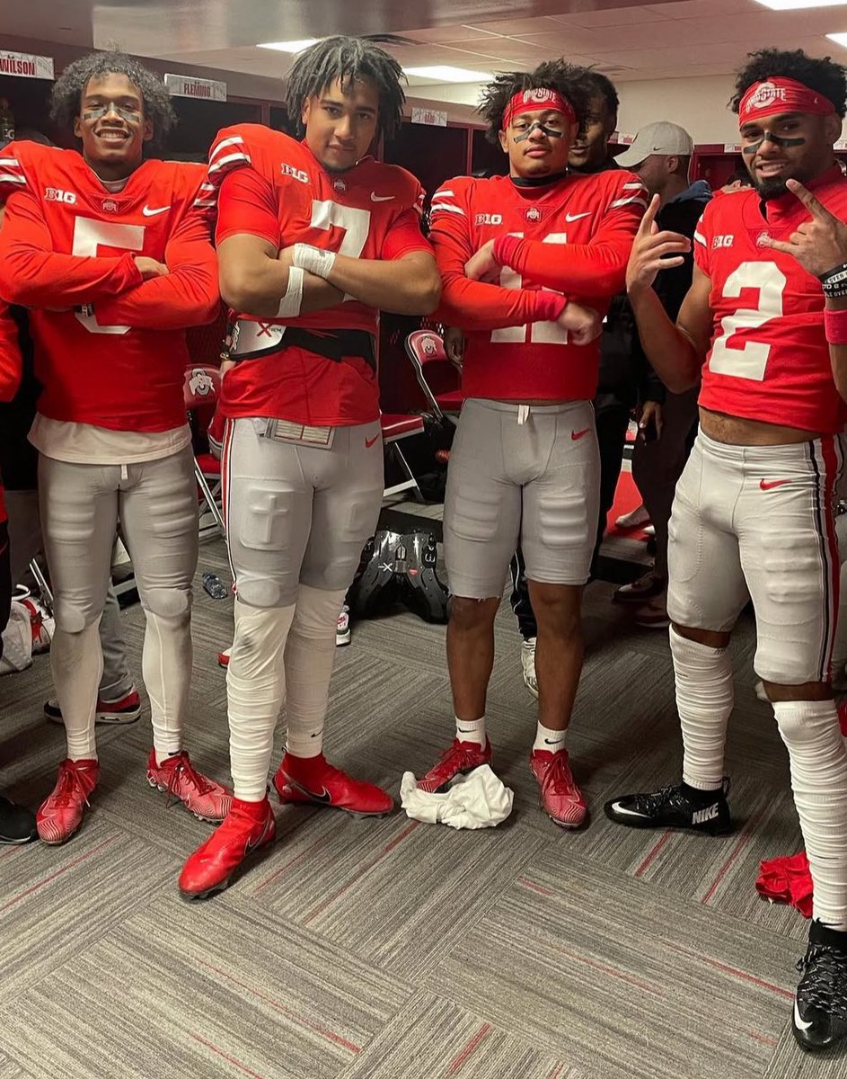 2021 Ohio State Offense was LOADED🤯:

CJ Stroud (1st RD Pick)
Kyle McCord (6th RD Pick)
Quinn Ewers (7th RD Pick)
TreVeyon Henderson (2nd RD Pick)
Chris Olave (1st RD Pick)
Garrett Wilson (1st RD Pick)
JSN (1st RD Pick)
MHJ (1st RD Pick)
Emeka Egbuka (1st RD Pick)
Jeremy Ruckert