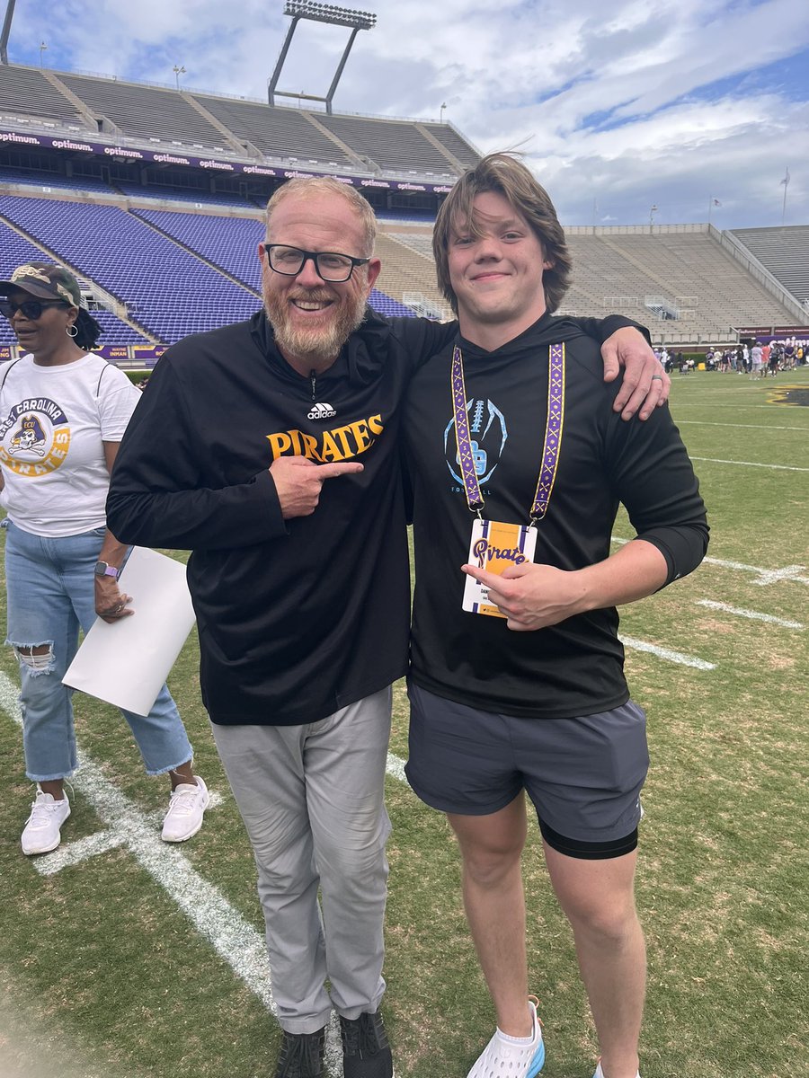 Had a great time at the <a href="/ECUPiratesFB/">ECU Football</a> spring game today! Had some great conversations today and I’m excited to keep working!
<a href="/OakGroveGrizzFB/">Oak Grove Football</a> <a href="/OGHSAthletics/">Oak Grove Athletics</a> <a href="/CoachCreason66/">Rob Creason</a> <a href="/Coach__Roy_Tesh/">Roy Tesh</a> <a href="/lgware/">lance ware</a>