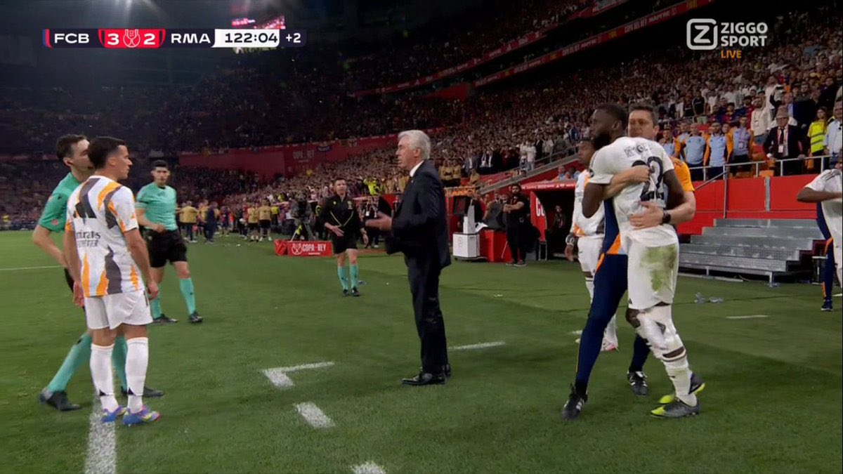 foothubofficial's tweet image. Antonio Rudiger on incident with De Burgos (Referee): 

&quot;Now you see why we didn’t want to play today. Corrupt! The refs handed Barca the trophy before we even kicked off. We could&apos;ve scored 10, and they&apos;d still rob us. This is a disgrace to Spanish football!&quot;

[@TheMadridZonee]