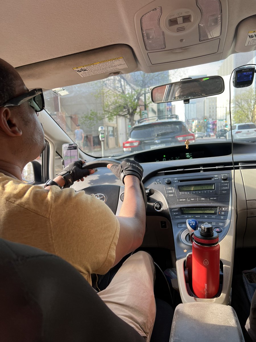 master_puke's tweet image. Why does this keep happening to me 😂 my uber drivers are just draining 3s