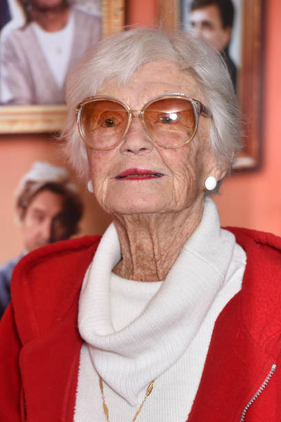 tbarnaud's tweet photo. La comédienne Brigitte Auber fête aujourd'hui ses 100 ans !

Twitter, fais du bruit pour que ça revienne jusqu'à elle 💐

Brigitte Auber née le 27 avril 2025
(La Main au Collet, Rendez Vous de Juillet, La Sainte Famille,...)

#DéfiCinéClassique2025 https://t.co/nRLBU6DB28