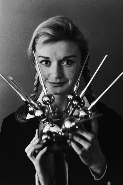 tbarnaud's tweet photo. La comédienne Brigitte Auber fête aujourd'hui ses 100 ans !

Twitter, fais du bruit pour que ça revienne jusqu'à elle 💐

Brigitte Auber née le 27 avril 2025
(La Main au Collet, Rendez Vous de Juillet, La Sainte Famille,...)

#DéfiCinéClassique2025 https://t.co/nRLBU6DB28