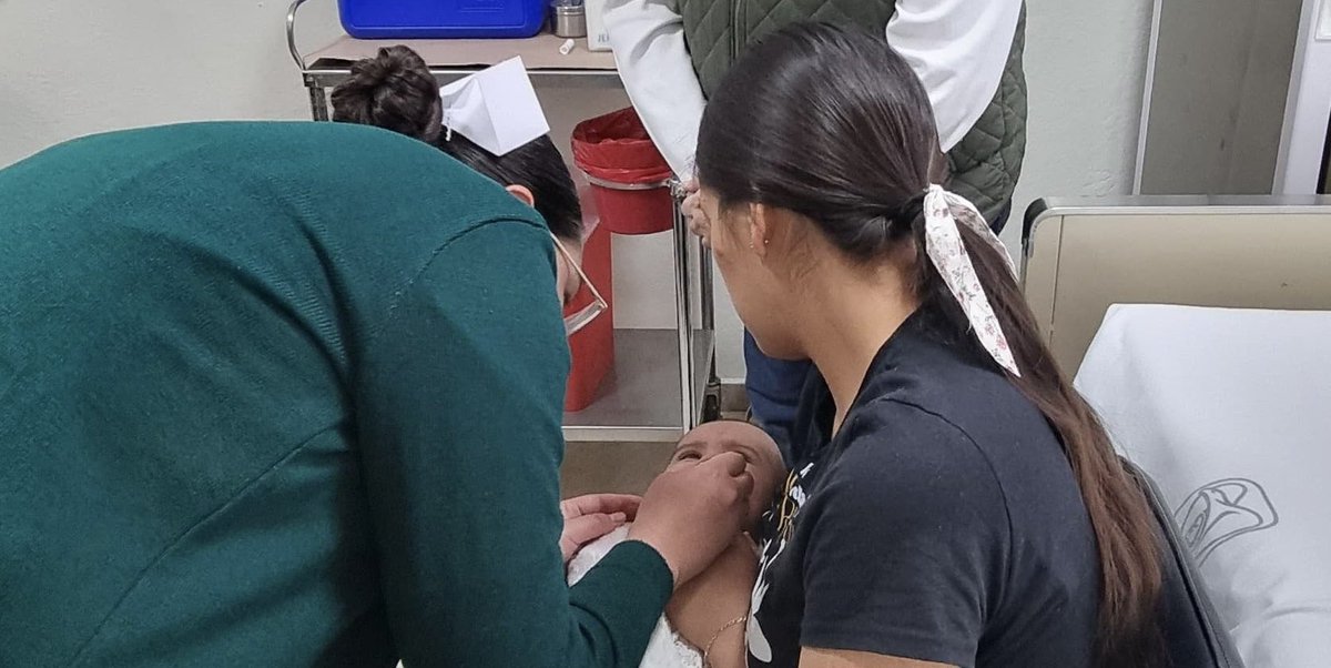 Encabeza titular de #IMSSZacatecas, Dr. Leopoldo Santillán Arreygue, el arranque de la Semana Nacional de Vacunación 2025 en la Unidad Médica Rural de La Zacatecana. ¡Vacunarse es salud!