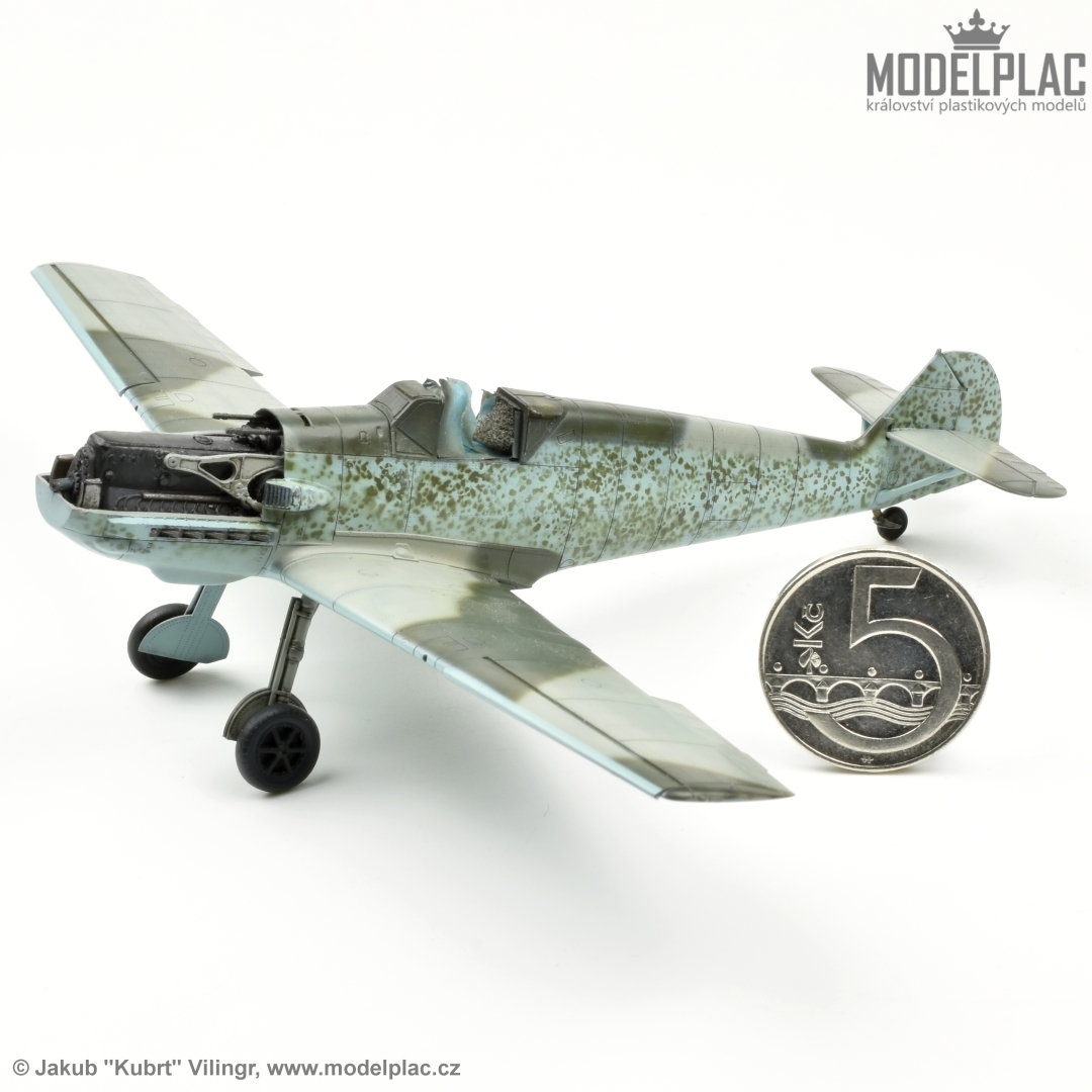 Jakub_Vilingr's tweet image. Tiny Bf 109 E-4 from Special Hobby in 1/72 scale have gloss coat and first enamel washes before decals application...