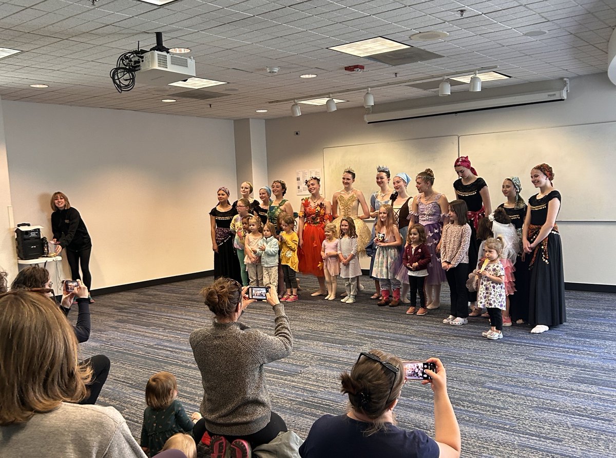 It was so much fun performing at the Longmont Public Library for our Cinderella Storytime!! Our full production of "Cinderella" is on May 17th 1PM and 6PM, get your tickets today by going to onthestage.tickets/show/centennia…