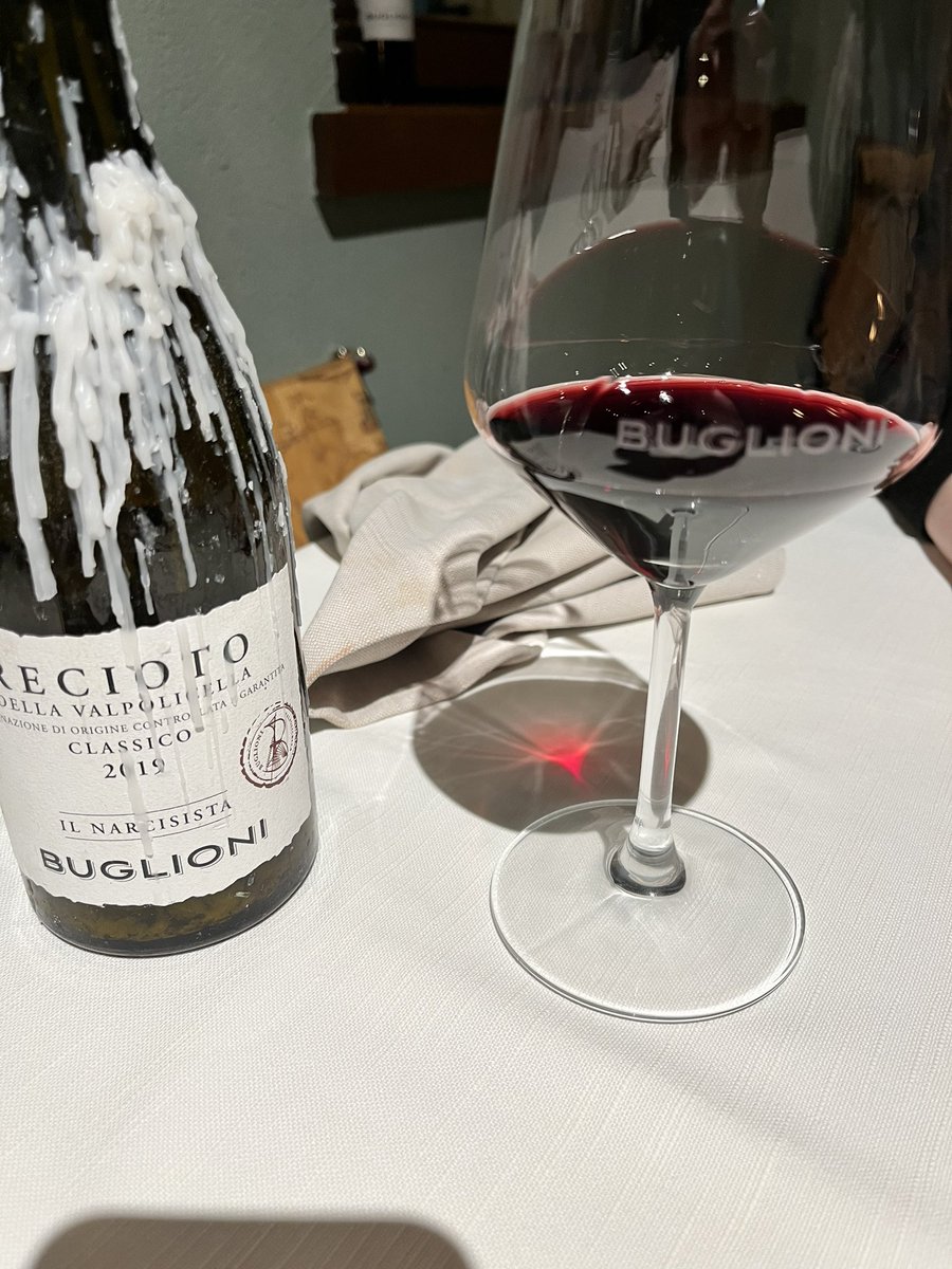 DiegoFaive's tweet photo. Che spettacolo anche stasera…
#buglioni https://t.co/zSHcq6Xt6i