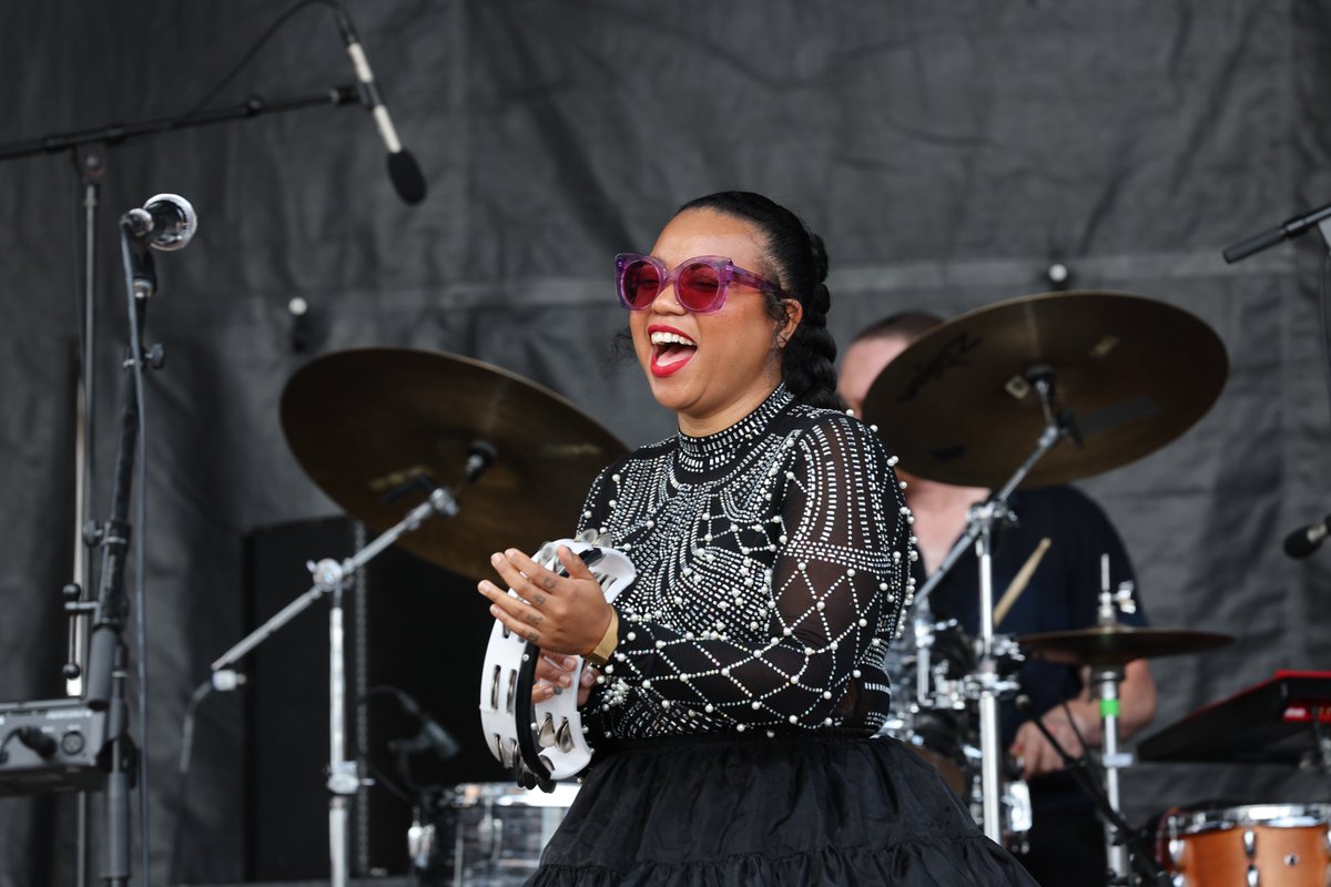 cityofoxford's tweet photo. The sixth to play... The Seratones!
Still five more acts to follow, headlined by Grace Potter tonight!
#doubledecker25 #oxms https://t.co/TVlJbK3VNm