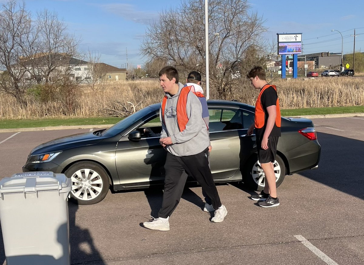 Beautiful morning for our players to help out with the Crime Stoppers Shred Event!