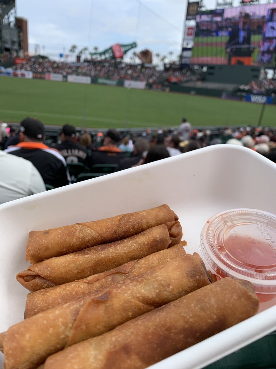 alli_oopsie's tweet image. you should get the lumpia next time you’re here