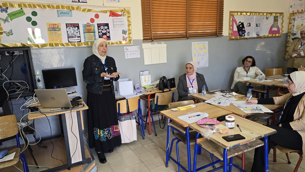 SobhiyeM's tweet photo. #مؤتمر_تربوي حول مستقبل
التعليم #تكنولوجيا_طرائق_التدريس 
#السياسات_التربوية
 #ثانوية المقاصد
استمتعت وزميلتي رانيا بتقديم  ورشة عمل تفاعلية عن    #السياسات_الاكاديمية 
الطريق لتعلم مستدام وفعال 
@dina_jradi @Hhhsinfo
@sashgh 
@lamaarabi1
@TawilNoor 
@raniakz https://t.co/pSfGMyBZ41