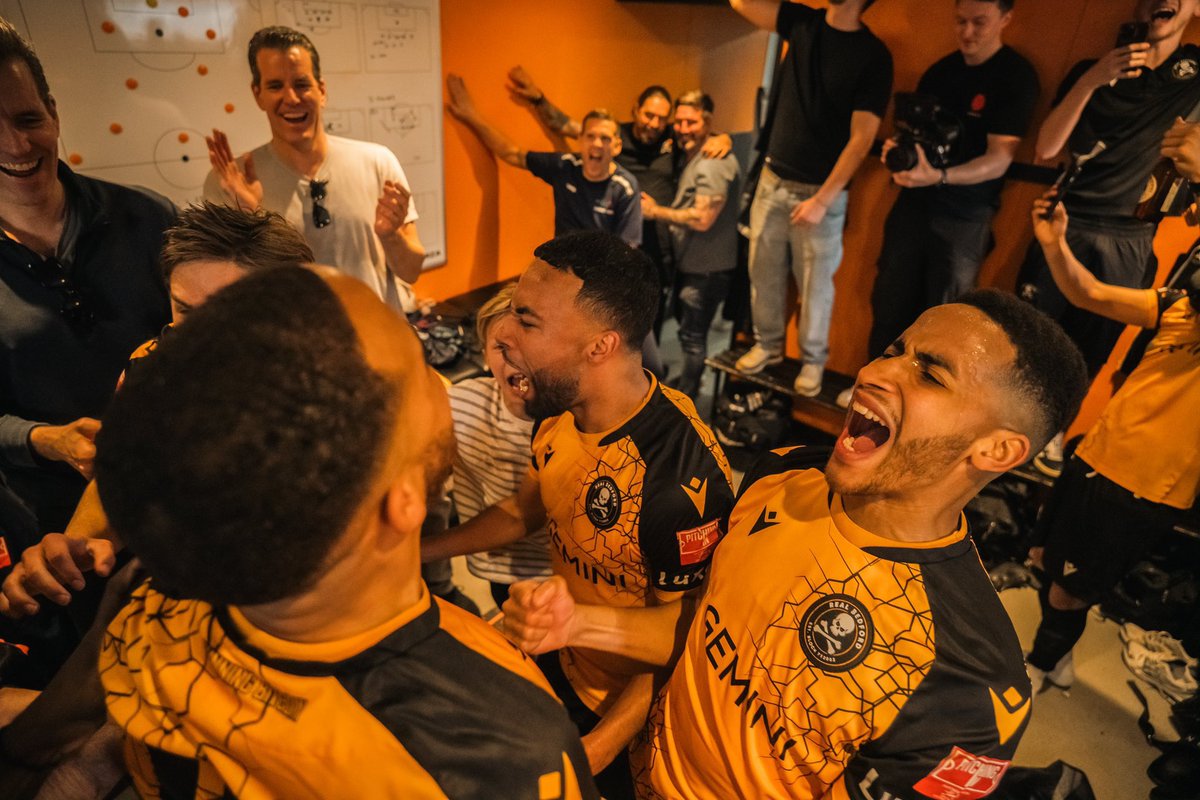 Ian Brown tweet media