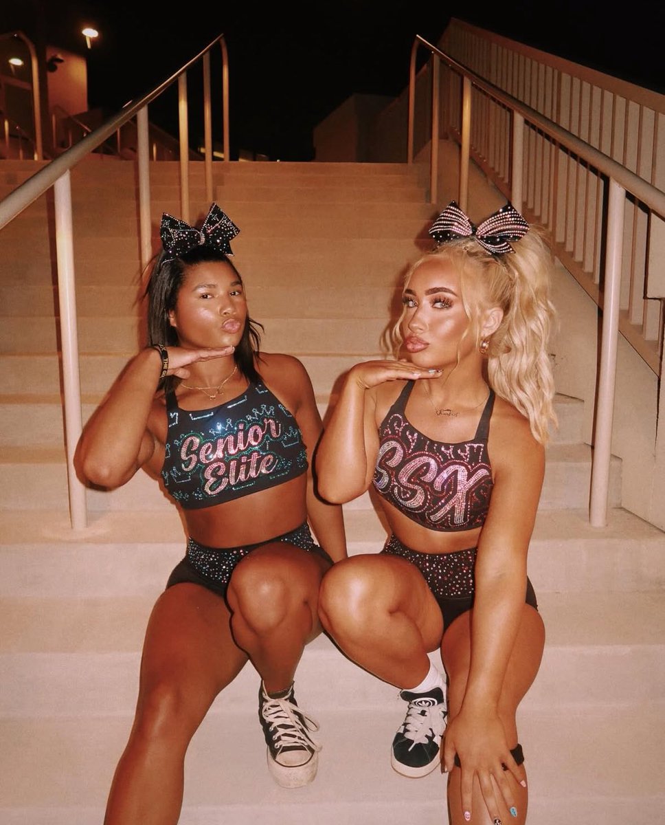 💅💪 girl power 💅💪

all girl power houses @ and @ rocking their RR world champ set. 

#raleighrhinestones #rhinestones #ssx #seniorelite #cheerextreme #worldchampswearRR #sportsbra #athleisure #bling #crystals #cheerleadingworlds #fyp #ootd