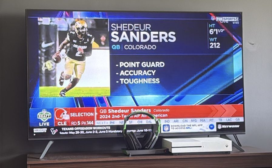 Maruquilla1234's tweet image. Ya pedíamos que aunque sea lo agarraran los Burros Blancos del IPN ¡carajo!
#NFL #Draft #Sanders 
Este chavo es MUY bueno, esperemos que disciplinado también.