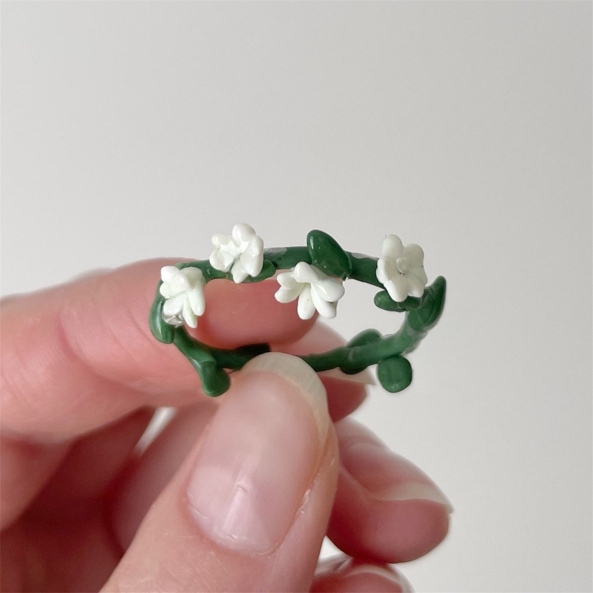 lucilestudio's tweet photo. ALERTE GÉNÉRALE 📢

J’ai eu seulement 11 commandes ce mois-ci, est-ce que vous m’aidez à atteindre les 15 commandes ? 

Si vous ne pouvez pas commander vous pouvez au moins partager svppp 🥹🌸 https://t.co/fYAydHZ5ZV