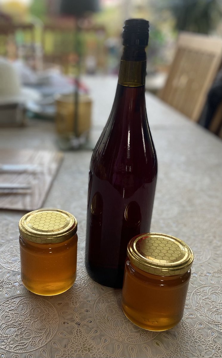 mtully21's tweet photo. Visited our neighbour living at the end of Bog lane, he’s wheelchair bound, up to recently had no electricity etc… BUT, he’s Amazing! Makes wine , Mead, whiskey and more, plus has beehives producing this amazing honey! He knows so much and 3hrs went by in a flash.
#ThisIsCavan!! https://t.co/d5BFVsZ5UF