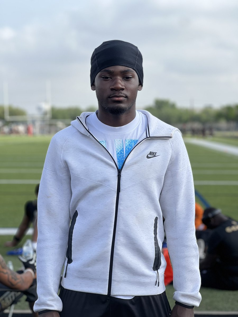 Mallory Hartley (@malloryhartley) on Twitter photo South Oak Cliff 2026 3⭐️ S Rickey Giles (<a href="/RickeyGiles13/">Rickey Giles</a>) recorded 51 tackles, 1 sack and 2 INTs in his junior campaign.
He has official visits scheduled to West Virginia and Utah. Texas State and Memphis also showing interest.
<a href="/dctf/">Dave Campbell's — TexasFootball.com</a> | #txhsfb South Oak Cliff 2026 3⭐️ S Rickey Giles (<a href="/RickeyGiles13/">Rickey Giles</a>) recorded 51 tackles, 1 sack and 2 INTs in his junior campaign.
He has official visits scheduled to West Virginia and Utah. Texas State and Memphis also showing interest.
<a href="/dctf/">Dave Campbell's — TexasFootball.com</a> | #txhsfb