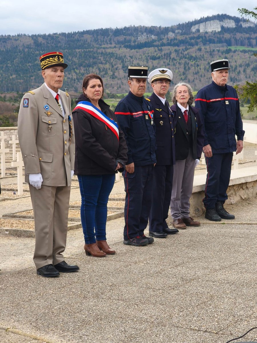 Pour les 80 ans de la libération nous avons organisé avec notre partenaire <a href="/udsp84/">UDSP84</a> <a href="/Stphan1Rabaglia/">Rabaglia Stéphane</a> 1 journée dans le Vercors au lieu de la résistance. Avec 20 #JSP de #pertuis #ventoux #bollene. Quelle est belle notre jeunesse <a href="/sdis84/">SDIS de Vaucluse-84</a> <a href="/PompiersFR/">Pompiers de France</a> <a href="/MIRALLESMP/">Patricia Miralles</a>