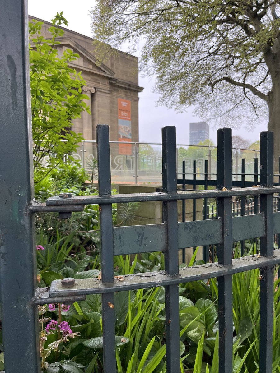 The Grade II* Sheffield Museum’s Weston Park Museum in the foreground and the Grade II* <a href="/sheffielduni/">The University of Sheffield</a> Arts Tower in the distance <a href="/VisitSheffield/">Welcome to Sheffield</a>