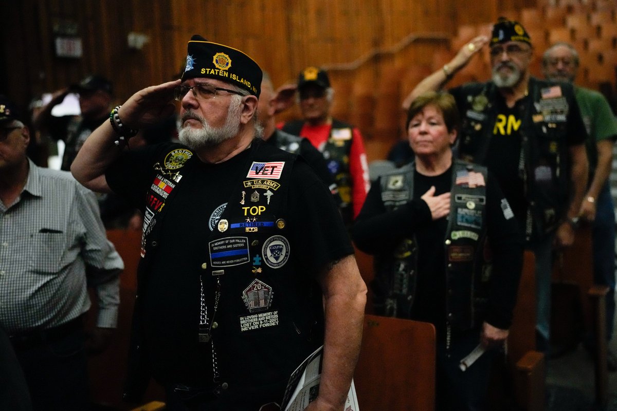 NYCMayor's tweet photo. Honored to stand with @SenatorLanza and our beloved heroes at the 17th Annual Vietnam Veterans Day celebration at Tottenville High School on Staten Island today. 

New York City is forever grateful to these courageous New Yorkers who served our nation and fought for our freedom. https://t.co/YI5CUbbIm8