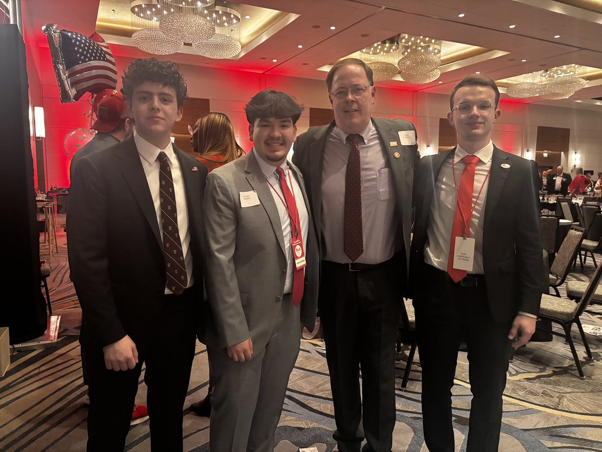 jaydenbadillo25's tweet photo. Yesterday at the #ILGOP Red Gala the #ILYRs showed up strong! #Republicans #RepublicanParty #GOP #Illnois https://t.co/n3ECy9BoZg