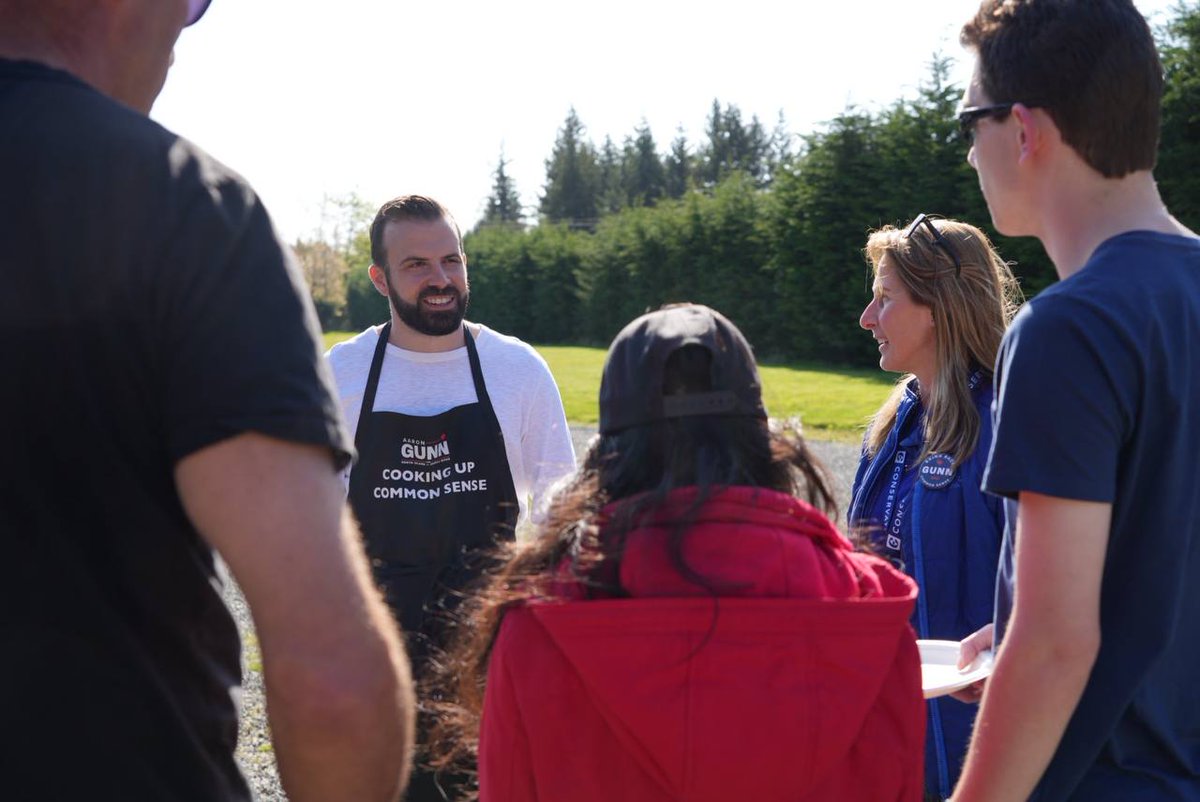 AaronGunn's tweet photo. A great time cooking up some common sense pancakes this morning in beautiful Comox! 

Next stop Powell River - see you soon! 🇨🇦 https://t.co/AdmAPoSZ9K
